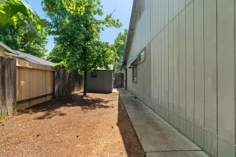 1946 Jeanae Ct, Redding, CA 96002 photo 32