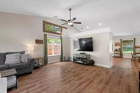 1946 Jeanae Ct, Redding, CA 96002 photo 5