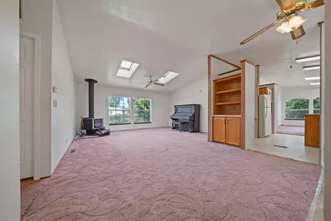 18518 Candy Ln, Redding, CA 96003 photo 2