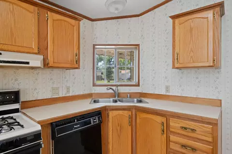 18518 Candy Ln, Redding, CA 96003 photo 7