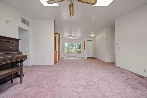 18518 Candy Ln, Redding, CA 96003 photo 3