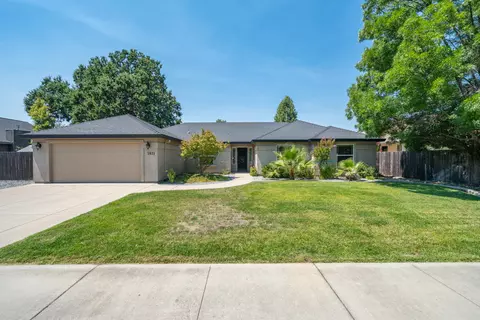Exterior - 3621 Sacramento Dr, Redding, CA 96001 photo 2 of 16