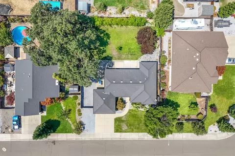 View/Area - 3621 Sacramento Dr, Redding, CA 96001 photo 1 of 12
