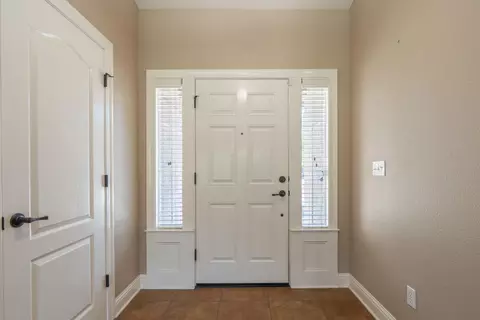 Entry Way - 3621 Sacramento Dr, Redding, CA 96001 photo 2 of 3