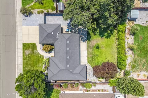 View/Area - 3621 Sacramento Dr, Redding, CA 96001 photo 2 of 12