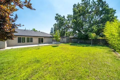 Exterior - 3621 Sacramento Dr, Redding, CA 96001 photo 9 of 16