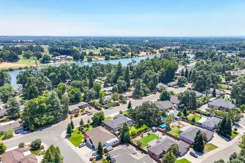 View/Area - 3621 Sacramento Dr, Redding, CA 96001 photo 8 of 12