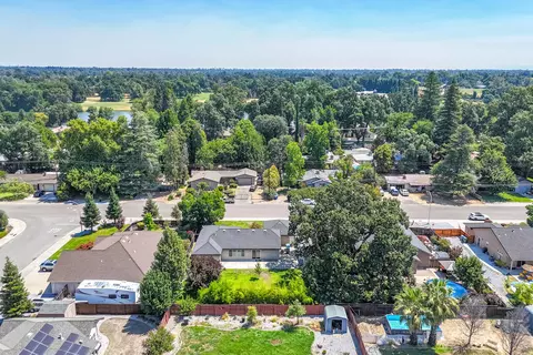 View/Area - 3621 Sacramento Dr, Redding, CA 96001 photo 5 of 12