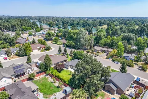 View/Area - 3621 Sacramento Dr, Redding, CA 96001 photo 4 of 12