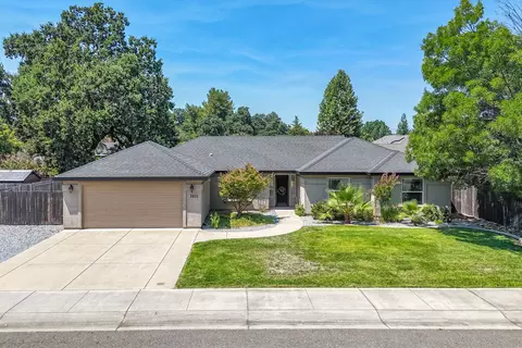 3621 Sacramento Dr, Redding, CA 96001