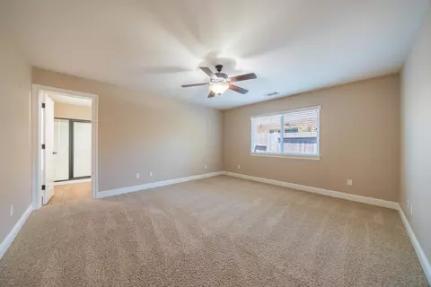Bedroom - 3621 Sacramento Dr, Redding, CA 96001 photo 6 of 8
