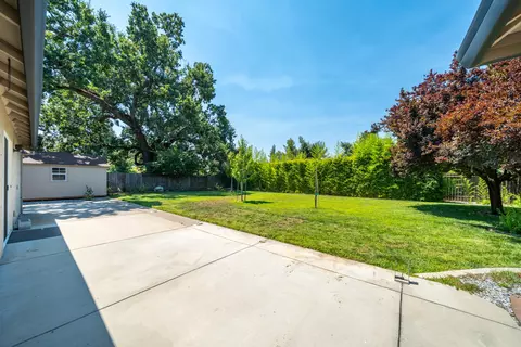 Exterior - 3621 Sacramento Dr, Redding, CA 96001 photo 13 of 16