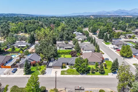View/Area - 3621 Sacramento Dr, Redding, CA 96001 photo 12 of 12