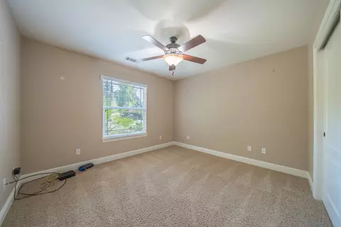 Bedroom - 3621 Sacramento Dr, Redding, CA 96001 photo 2 of 8