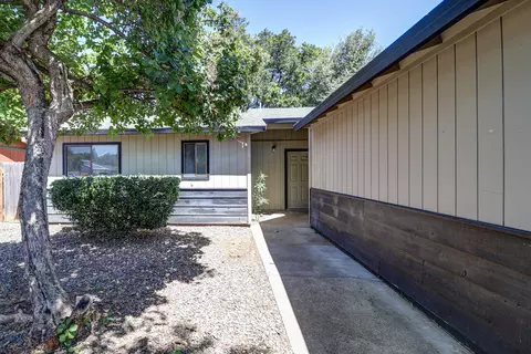 1878 Galaxy Way, Redding, CA 96002 photo 4