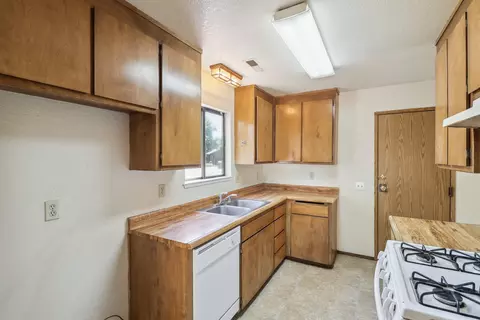 1878 Galaxy Way, Redding, CA 96002 photo 10