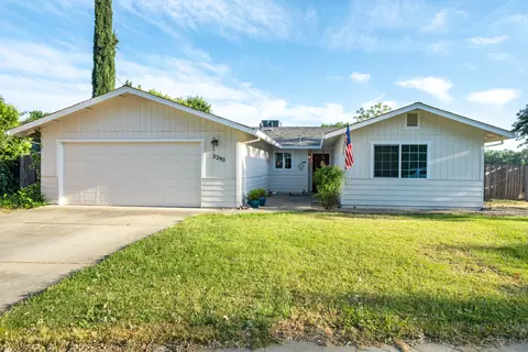 3290 Driftstone Dr, Anderson, CA 96007
