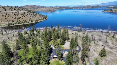 17917 Lakeshore Dr, Weed, CA 96094