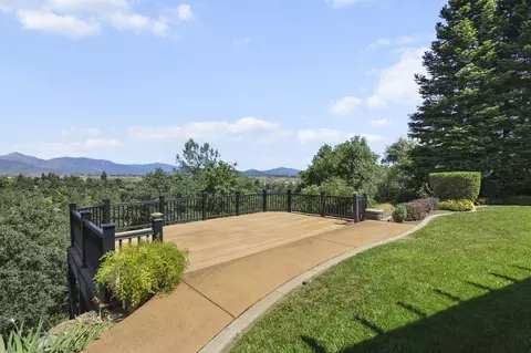 3540 Greenstone Pl, Redding, CA 96001 photo 3