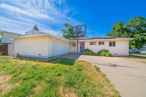 1530 Carmel Way, Red Bluff, CA 96080 photo 3
