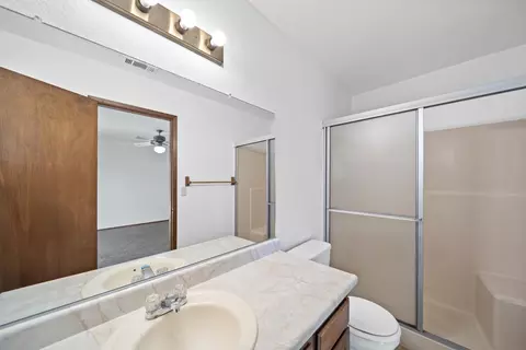 Bath - 4422 Swallowtail Ct, Redding, CA 96003 photo 1 of 3