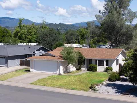 4422 Swallowtail Ct, Redding, CA 96003