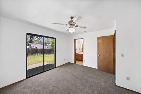Bedroom - 4422 Swallowtail Ct, Redding, CA 96003 photo 4 of 5