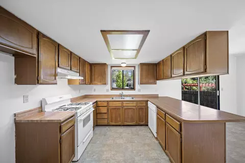 Kitchen - 4422 Swallowtail Ct, Redding, CA 96003 photo 1 of 3