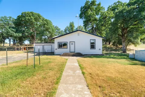 18555 Live Oak Rd, Red Bluff, CA 96080