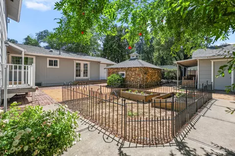 19186 Knighton Rd, Redding, CA 96002 photo 29
