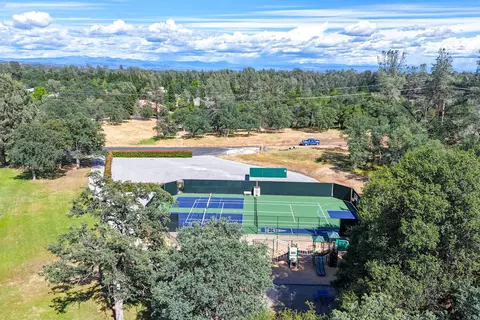 View/Area - 13477 Tierra Heights Rd, Redding, CA 96003 photo 13 of 23