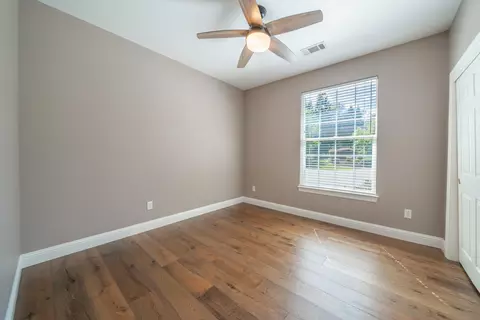 Bedroom - 13477 Tierra Heights Rd, Redding, CA 96003 photo 4 of 5