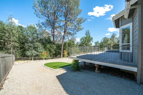 Exterior - 13477 Tierra Heights Rd, Redding, CA 96003 photo 10 of 17