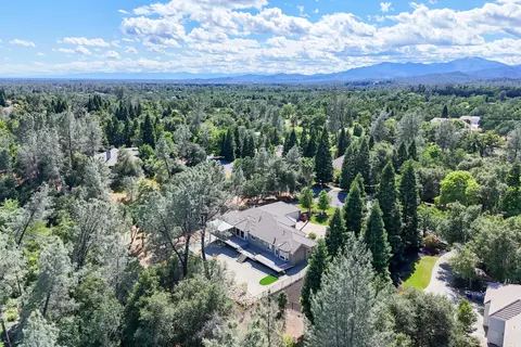 View/Area - 13477 Tierra Heights Rd, Redding, CA 96003 photo 4 of 23