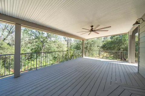 Exterior - 13477 Tierra Heights Rd, Redding, CA 96003 photo 7 of 17