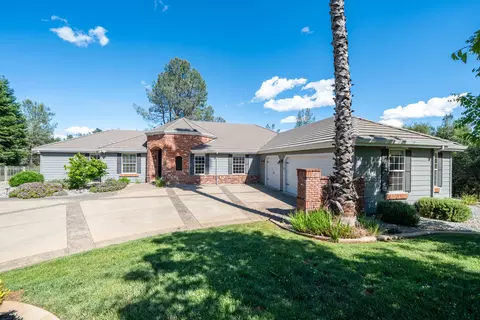 Exterior - 13477 Tierra Heights Rd, Redding, CA 96003 photo 2 of 17