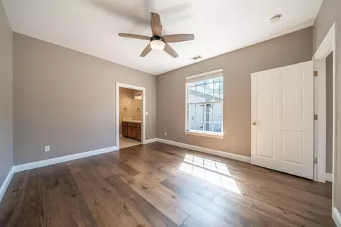 Bedroom - 13477 Tierra Heights Rd, Redding, CA 96003 photo 3 of 5