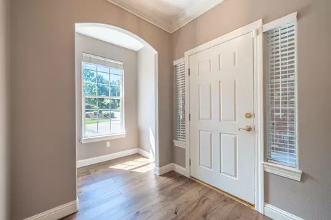Entry Way - 13477 Tierra Heights Rd, Redding, CA 96003 photo 1 of 4