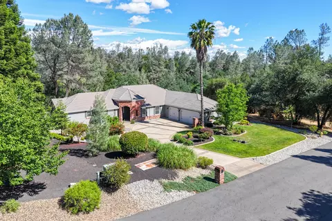 13477 Tierra Heights Rd, Redding, CA 96003