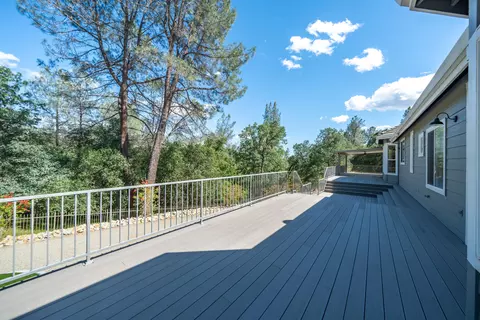 Exterior - 13477 Tierra Heights Rd, Redding, CA 96003 photo 9 of 17