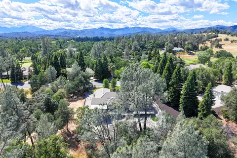 View/Area - 13477 Tierra Heights Rd, Redding, CA 96003 photo 3 of 23