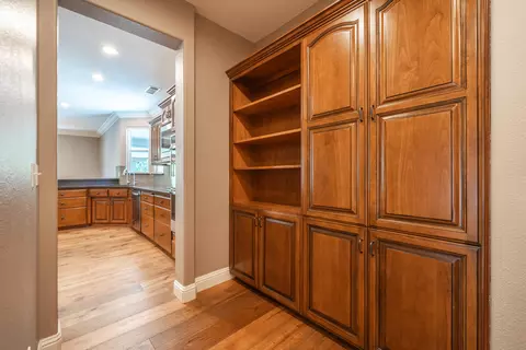Entry Way - 13477 Tierra Heights Rd, Redding, CA 96003 photo 4 of 4