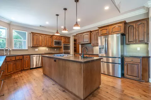 Kitchen - 13477 Tierra Heights Rd, Redding, CA 96003 photo 2 of 7