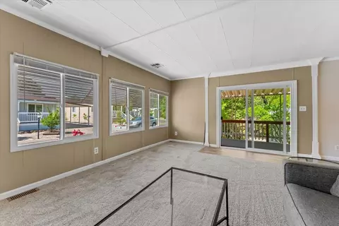 4824 Pecan Dr, Redding, CA 96003 photo 4