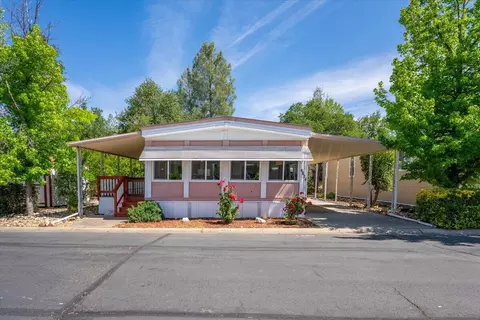 4824 Pecan Dr, Redding, CA 96003