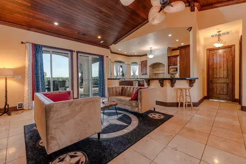 Living - 4684 Oak Glen Dr, Redding, CA 96001 photo 1 of 1