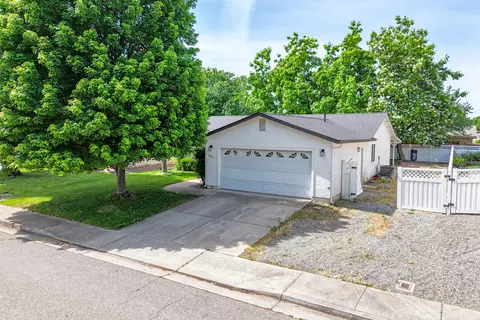 3621 Culwood Ln, Anderson, CA 96007