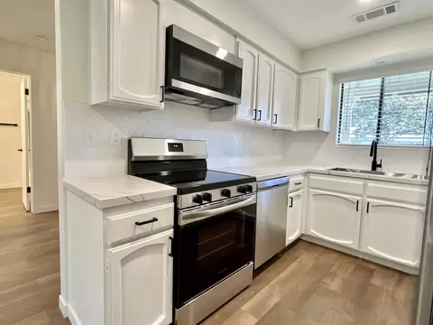 Kitchen - 1808 Del Mar Ave, Redding, CA 96003 photo 2 of 3