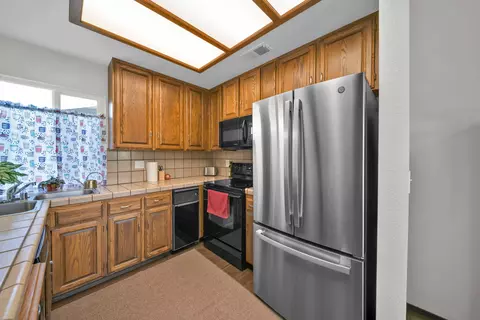 Kitchen - 249 Ridgetop Dr #239, Redding, CA 96003 photo 3 of 3
