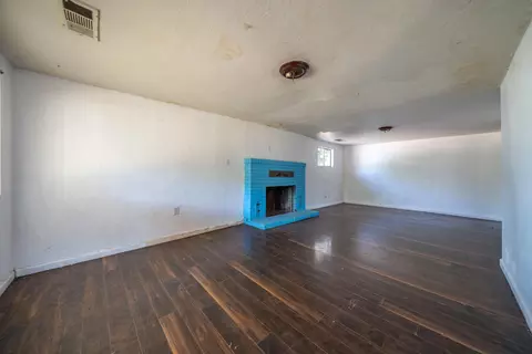 Living - 2631 Irwin Rd, Redding, CA 96002 photo 1 of 4
